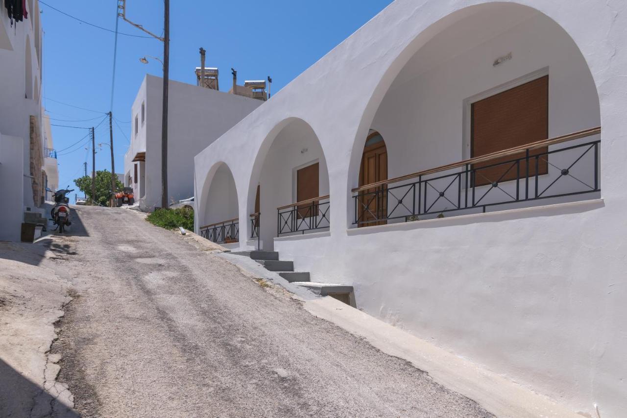Areti'S Milos Guesthouses Adamantas  Ngoại thất bức ảnh