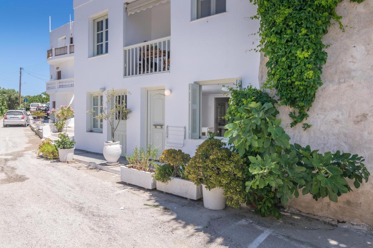 Areti'S Milos Guesthouses Adamantas  Ngoại thất bức ảnh