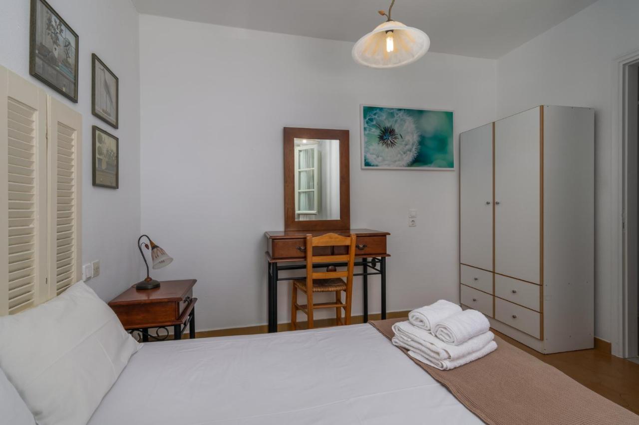 Areti'S Milos Guesthouses Adamantas  Ngoại thất bức ảnh