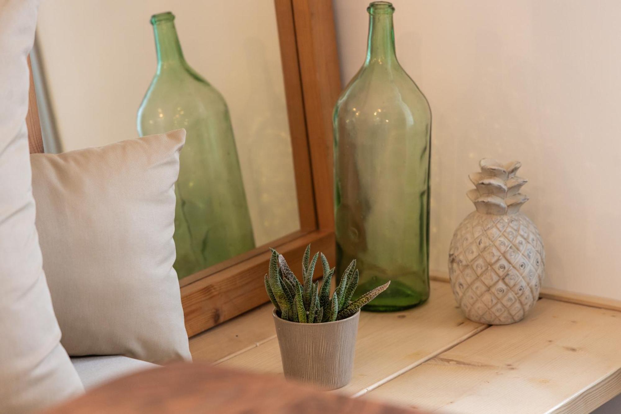 Areti'S Milos Guesthouses Adamantas  Ngoại thất bức ảnh