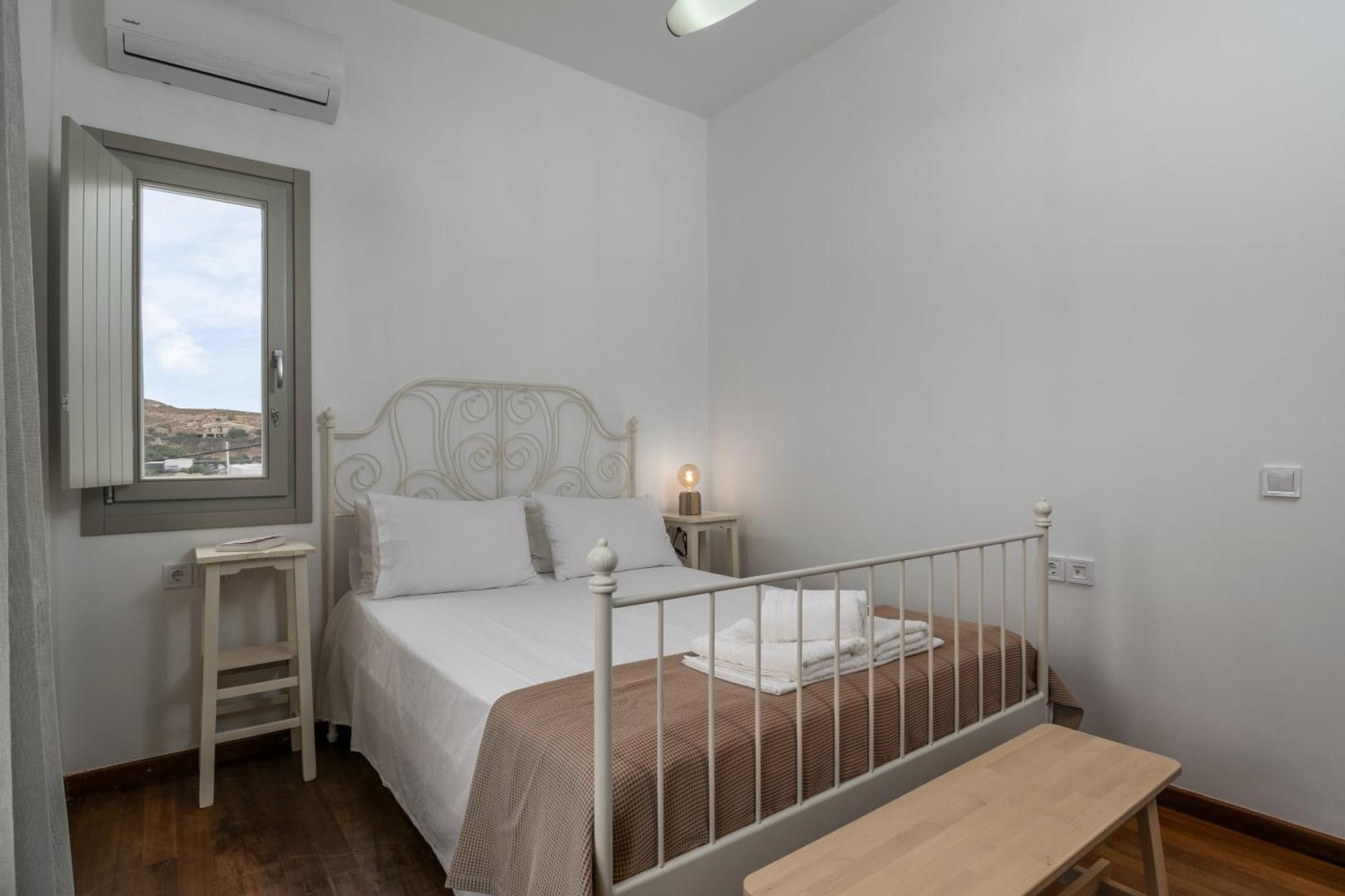 Areti'S Milos Guesthouses Adamantas  Ngoại thất bức ảnh