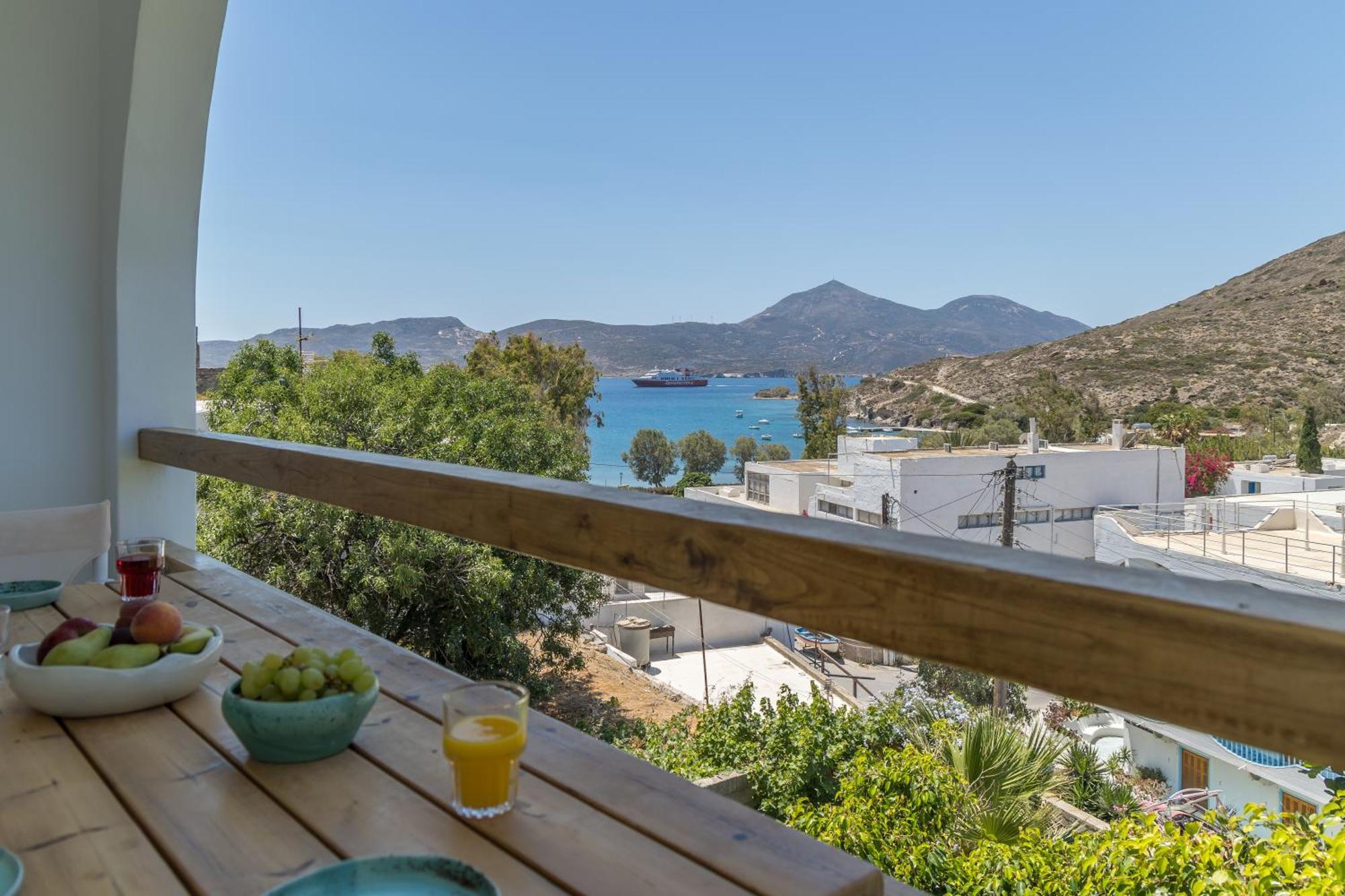 Areti'S Milos Guesthouses Adamantas  Ngoại thất bức ảnh