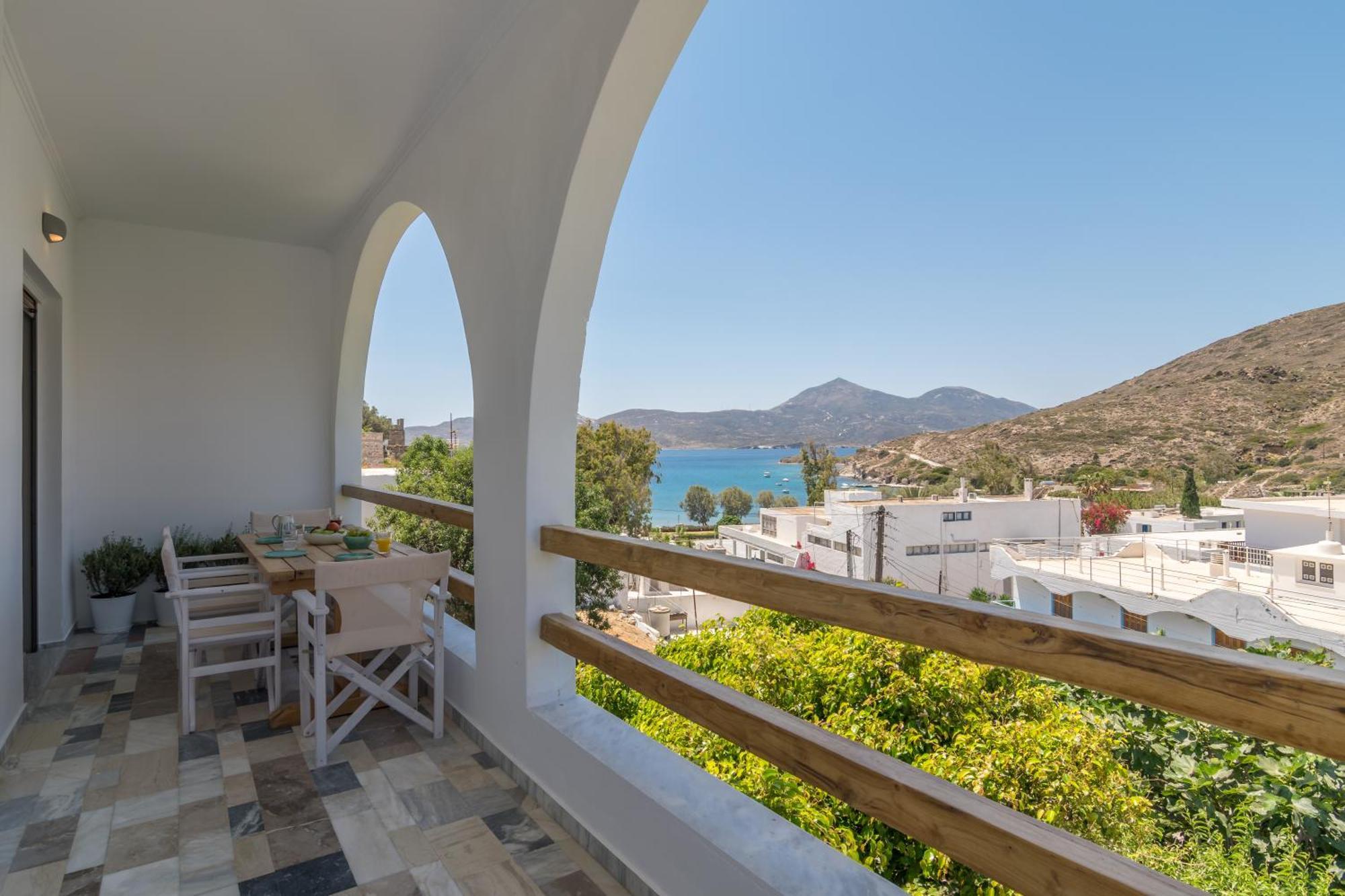 Areti'S Milos Guesthouses Adamantas  Ngoại thất bức ảnh